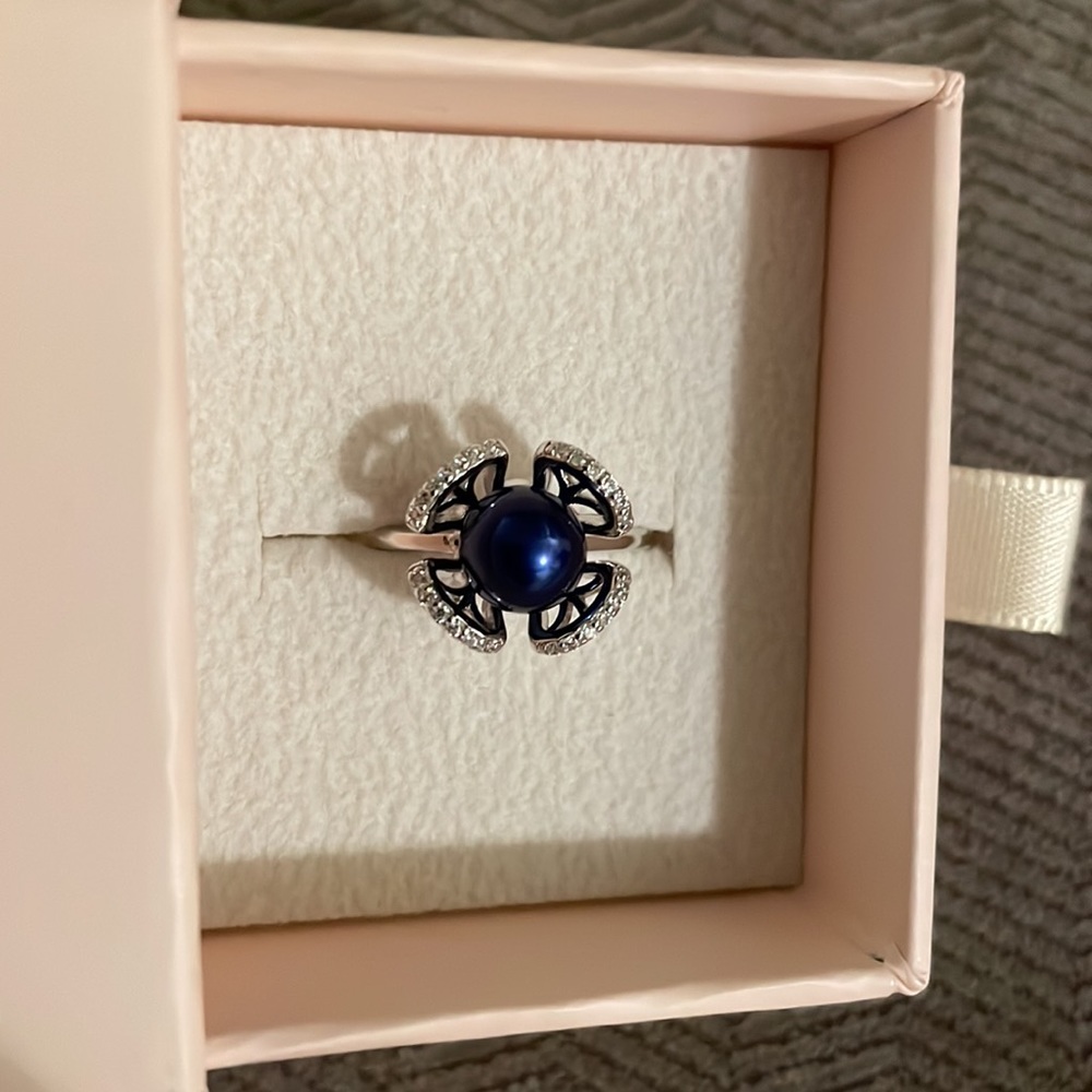 It’s Pearl Time Sterling Silver Dark Blue Pearl Lotus Ring